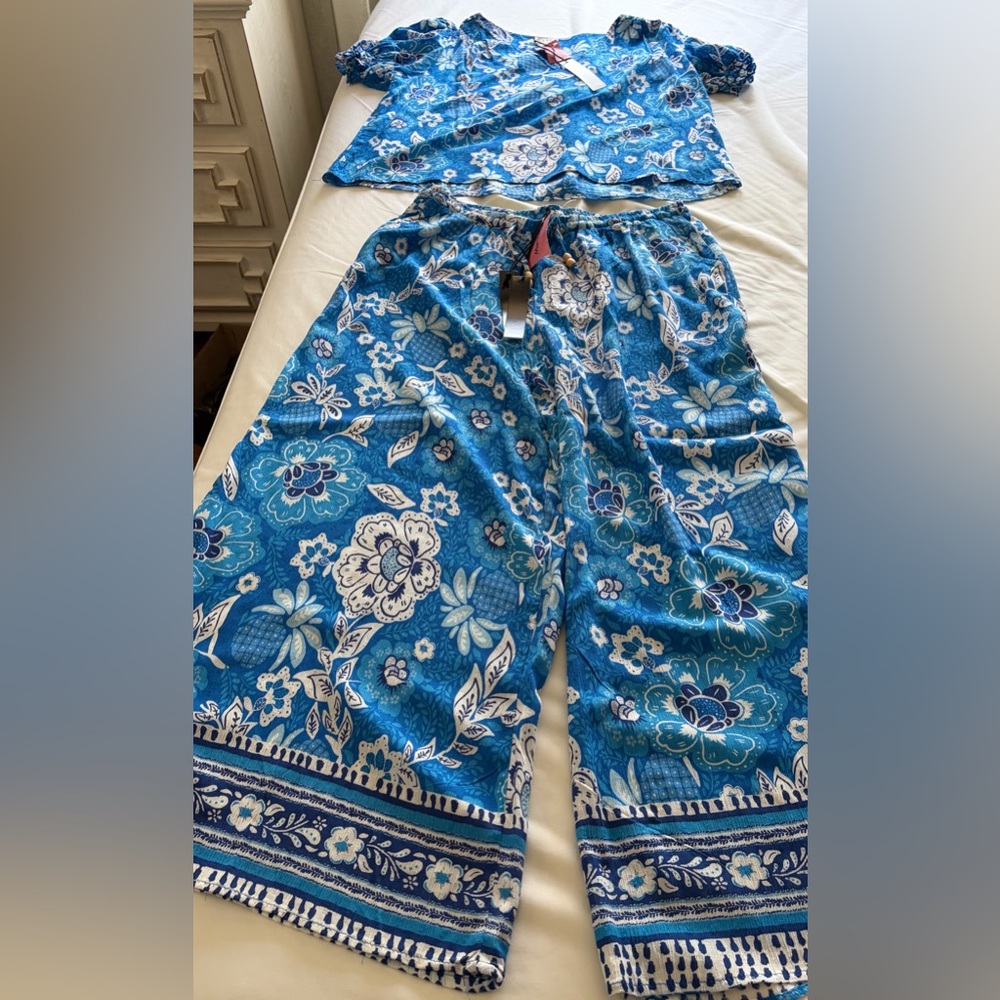 Nicole Miller Blue Floral Two Piece Set Top & Wide Leg Pants Size L NWT